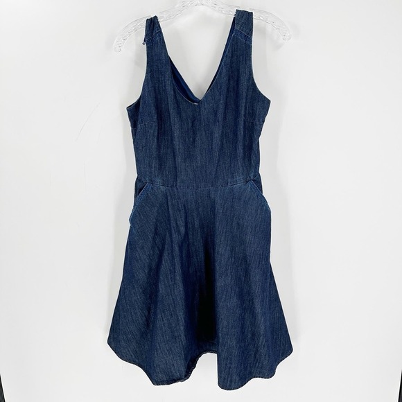 Vineyard Vines Blue Chambray Cotton V-Neck Sleeveless Fit & Flare Dress Size 4 - Picture 2 of 15